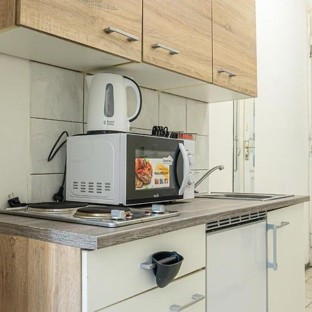 Modern Comforts: Chic Studio Apt Centrally Located Wenen Buitenkant foto