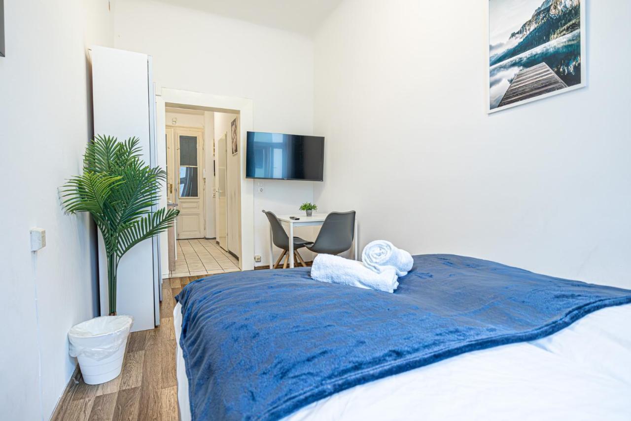 Modern Comforts: Chic Studio Apt Centrally Located Wenen Buitenkant foto