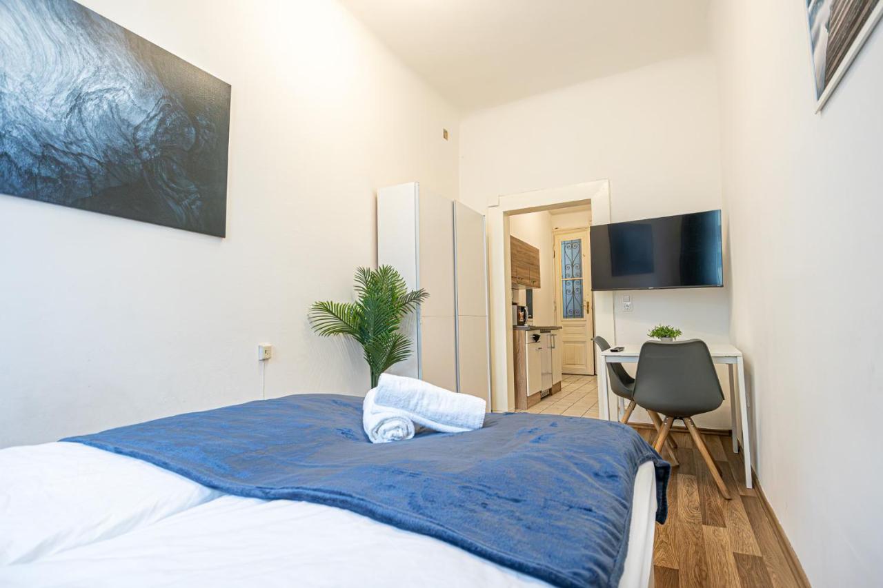 Modern Comforts: Chic Studio Apt Centrally Located Wenen Buitenkant foto